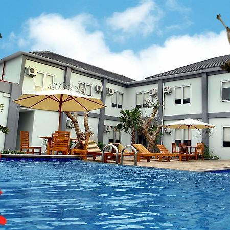 Grand Royal Bil Hotel Praya Exterior photo