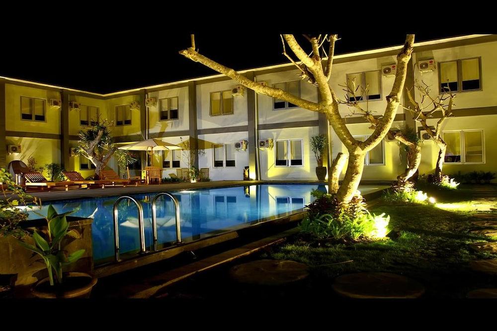Grand Royal Bil Hotel Praya Exterior photo