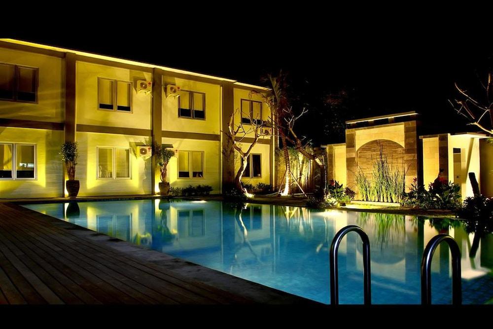 Grand Royal Bil Hotel Praya Exterior photo