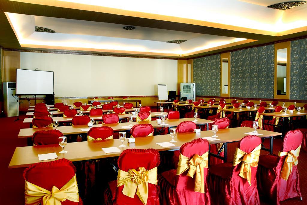 Grand Royal Bil Hotel Praya Exterior photo
