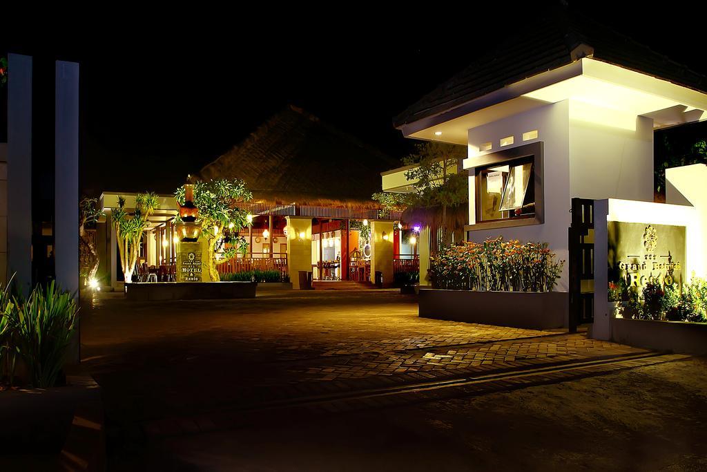 Grand Royal Bil Hotel Praya Exterior photo